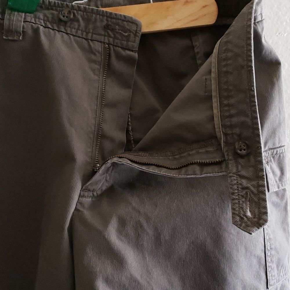Shorts - Picture 9 of 10
